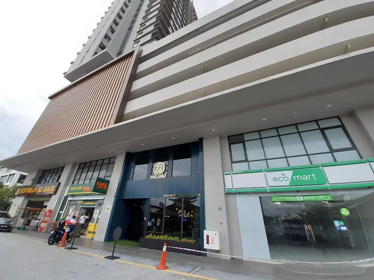 Paradise Home: Self Check-In Apartment with Private Rooms Subang Jaya 0*,  Malaysia