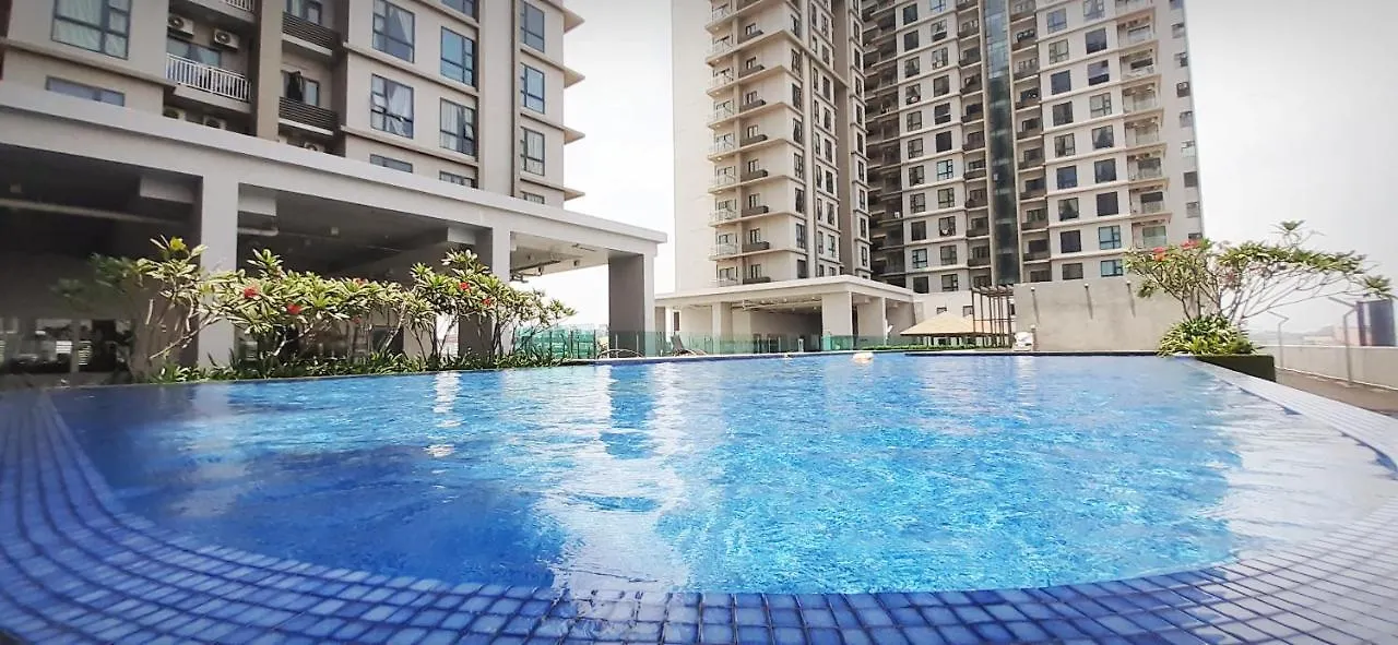 Homestay Paradise Home: Self Check-In Apartment with Private Rooms Subang Jaya