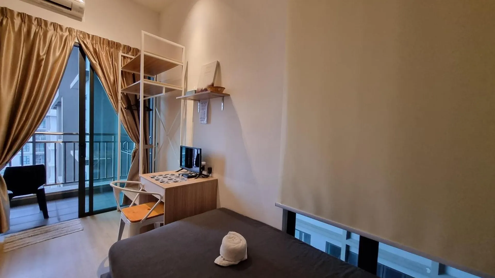 Paradise Home: Self Check-In Apartment with Private Rooms Subang Jaya
